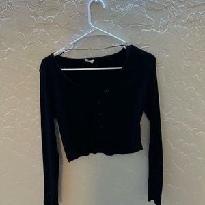 black button crop top